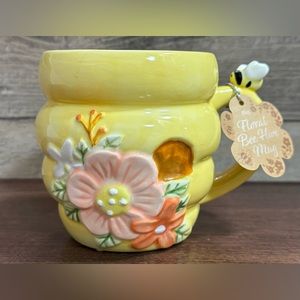 Super Cute Floral Bee 🐝 Hive Mug - NEW